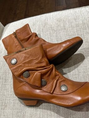 Josef Seibel Tina Brown ankle booties